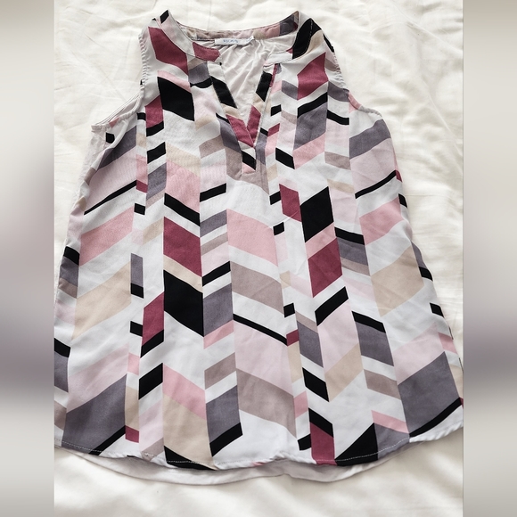 Top - Picture 2 of 3